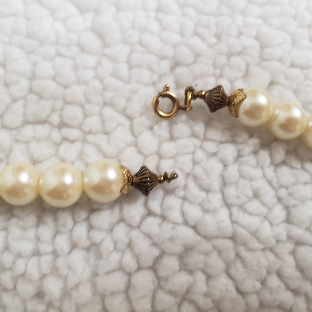 Necklace - Picture 2 of 4